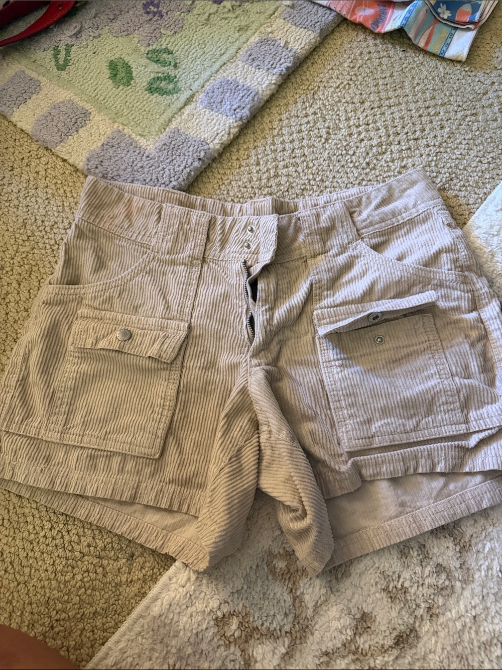 BDG Urban Outfitters Women's Beige Corduroy Cargo Shorts size 6